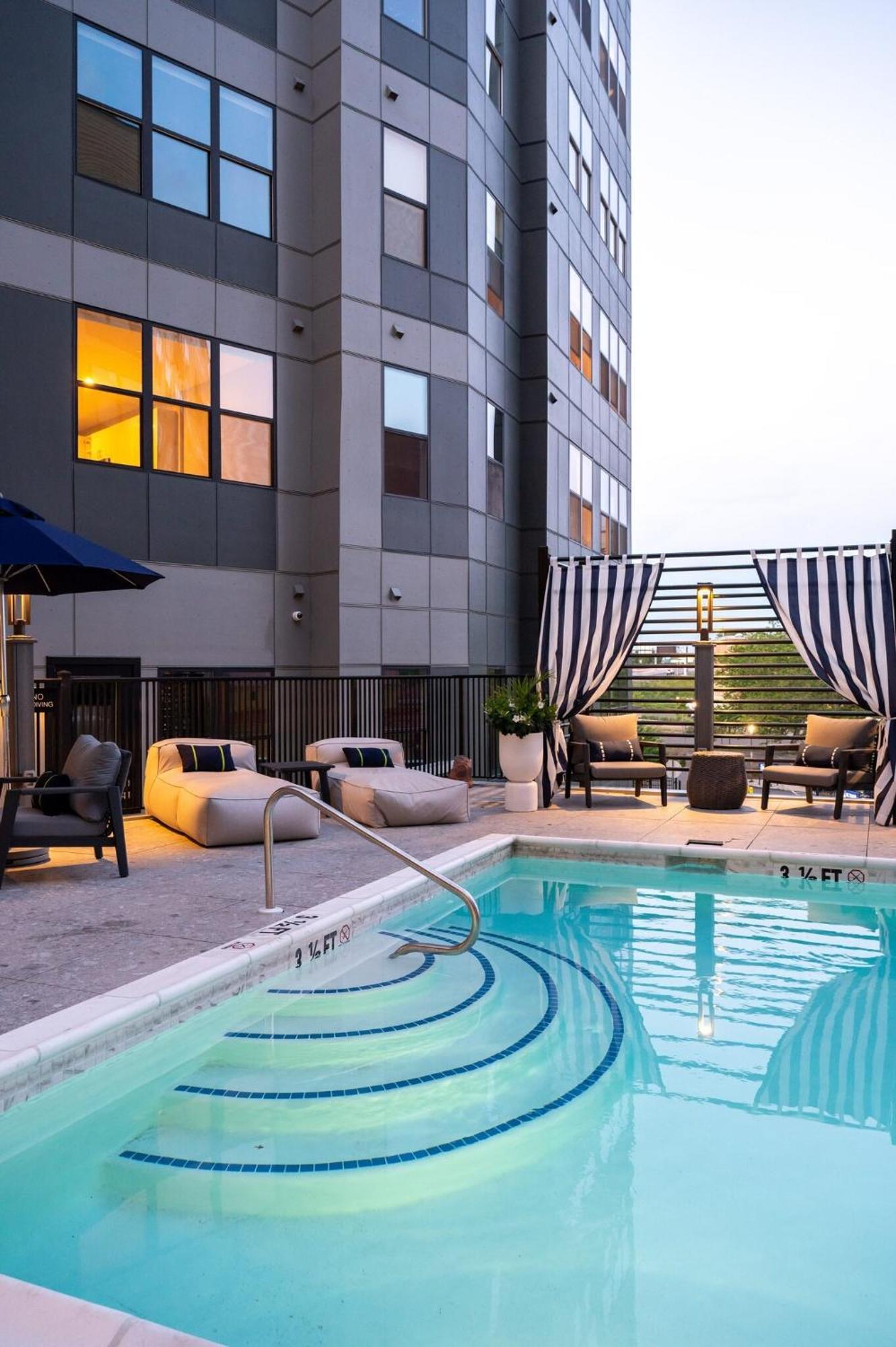 Luxury By Hyatus At Pierpont